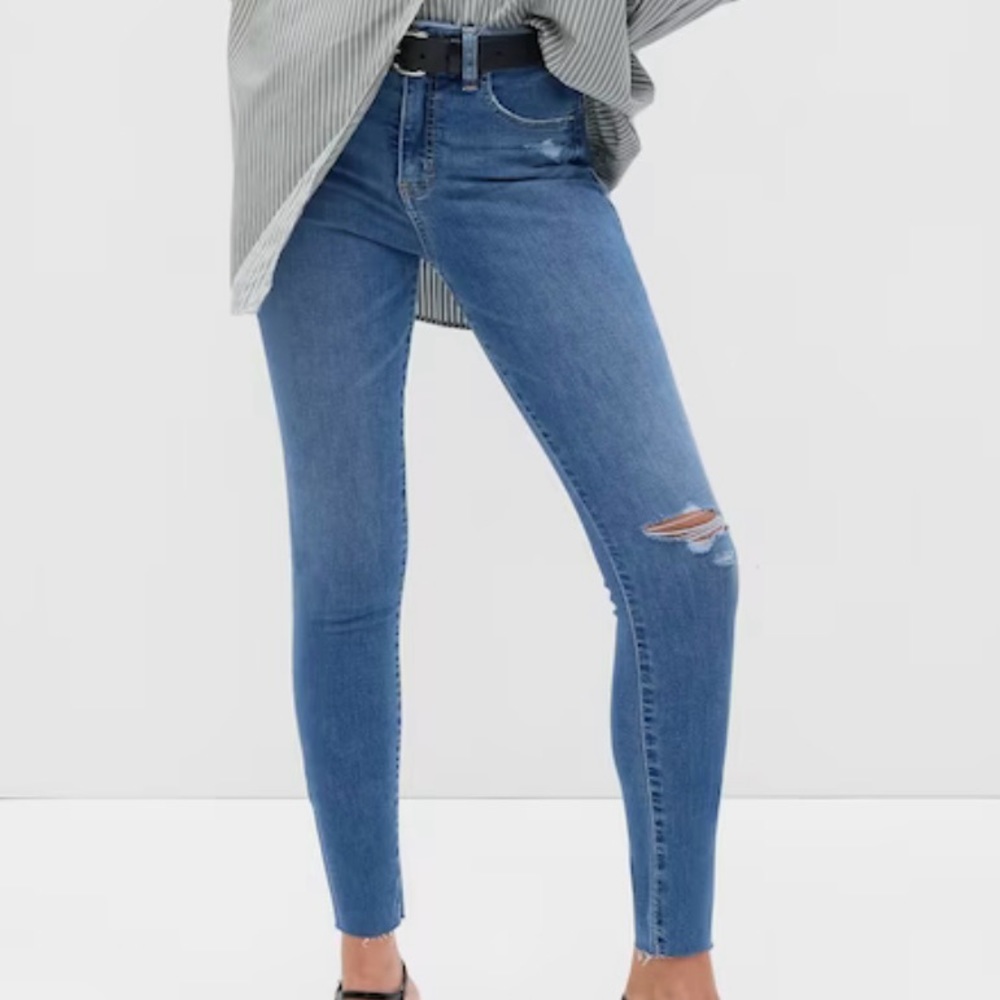 Gap Medium Wash Favorite Jegging Raw Hem Jeans